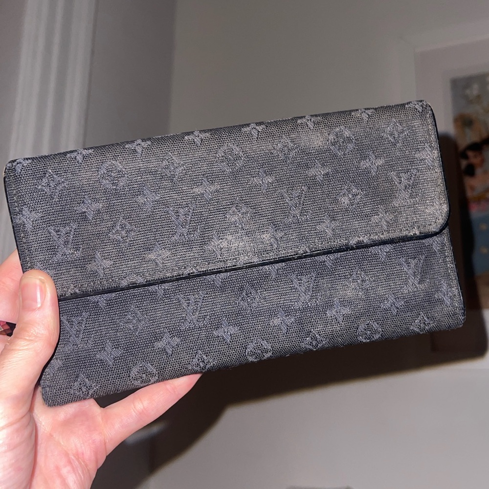 LOUIS VUITTON Porte Tresor International Monogram Mini Lin Wallet - Picture 2 of 6